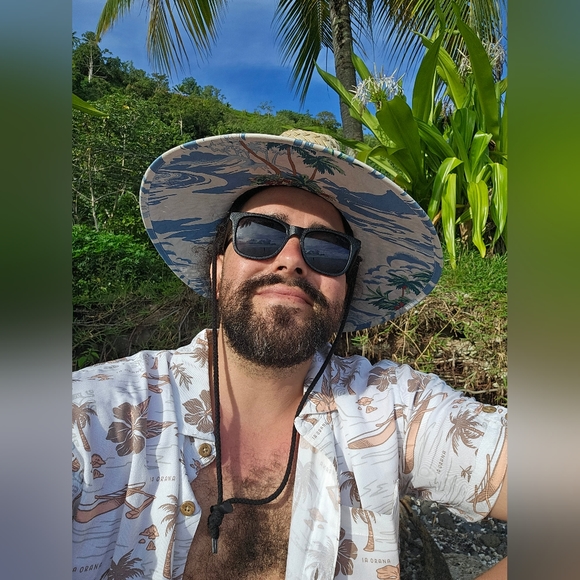 Meet your Posher, Chris - Picture 1 of 1